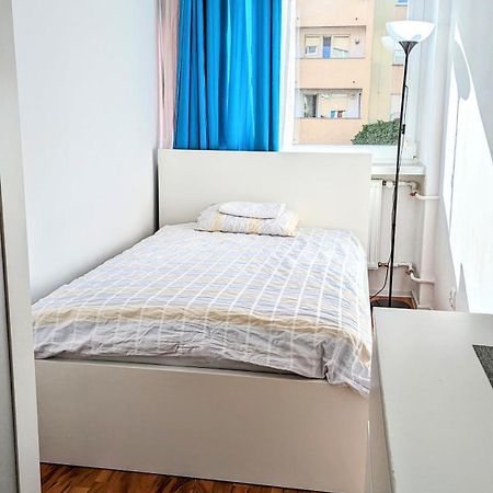 Ursus Rooms-Self Check-In Varşovia Exterior foto